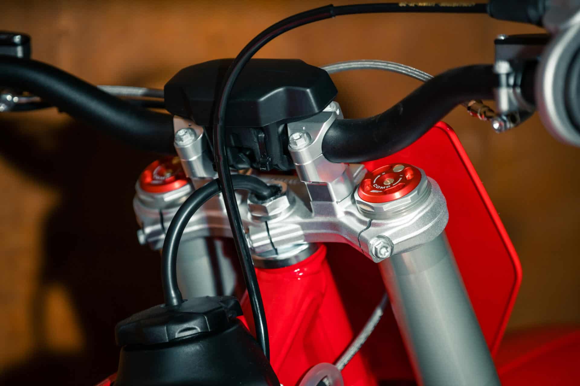 XACT PRO 7543 WPサスペンション